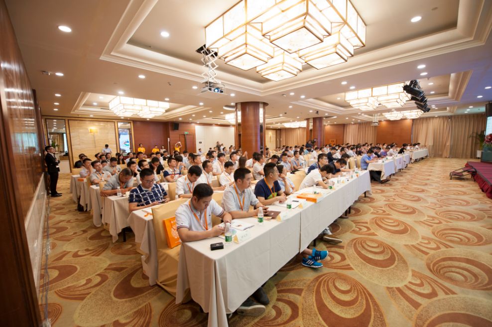 百米生活 國內(nèi)領(lǐng)先的場景營銷服務(wù)商在會(huì)議服務(wù)領(lǐng)域的創(chuàng)新實(shí)踐