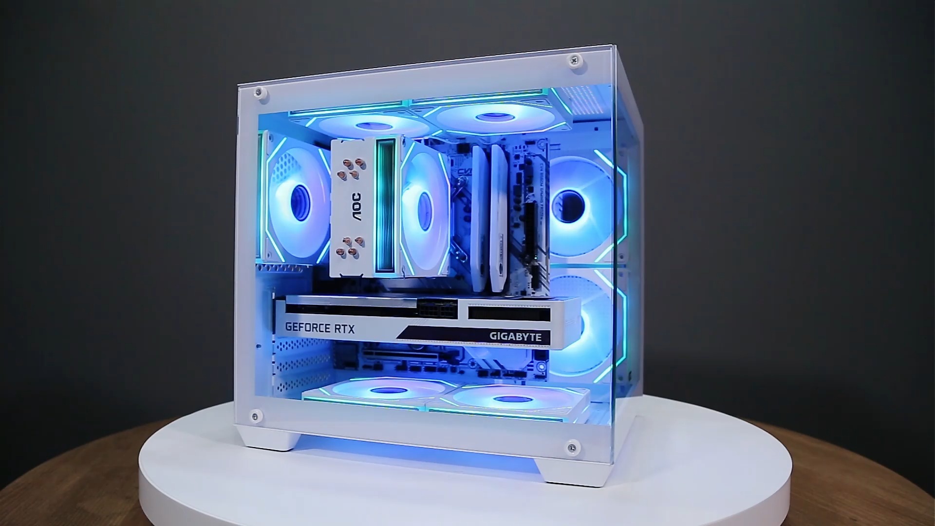 白色海景房+AOC CG381W+M機(jī)箱 打造高顏值桌面新標(biāo)桿